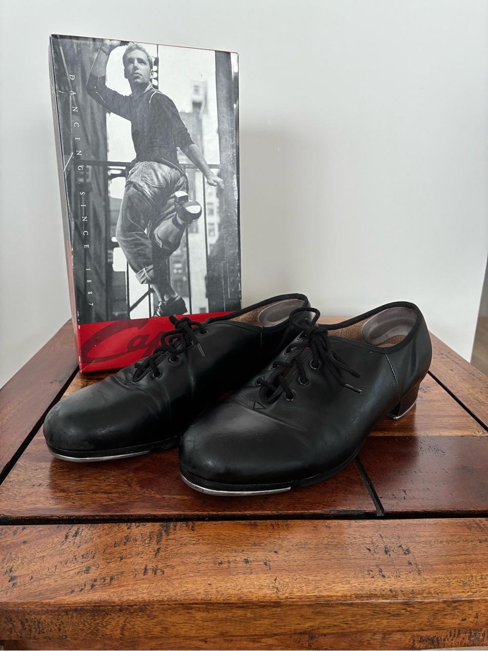 Capezio Ladies Black Leather Lace Up Tap Shoes.